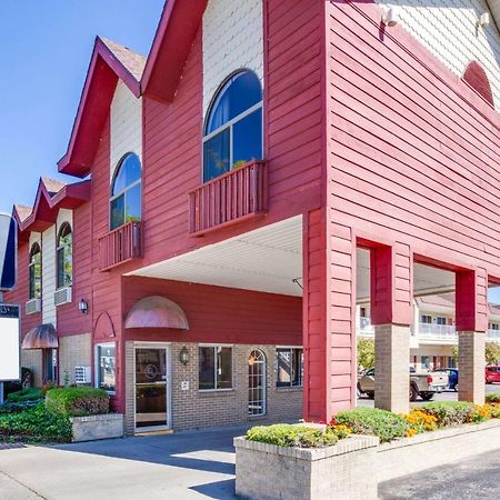 Super 8 Beachfront By Wyndham Mackinaw City, Mi Εξωτερικό φωτογραφία