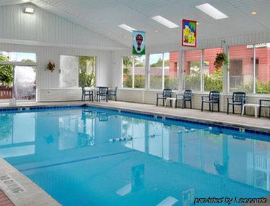 Super 8 Beachfront By Wyndham Mackinaw City, Mi Ανέσεις φωτογραφία