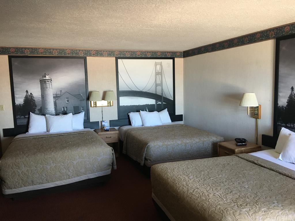 Super 8 Beachfront By Wyndham Mackinaw City, Mi Εξωτερικό φωτογραφία