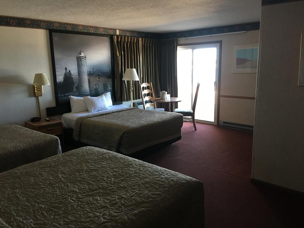 Super 8 Beachfront By Wyndham Mackinaw City, Mi Εξωτερικό φωτογραφία