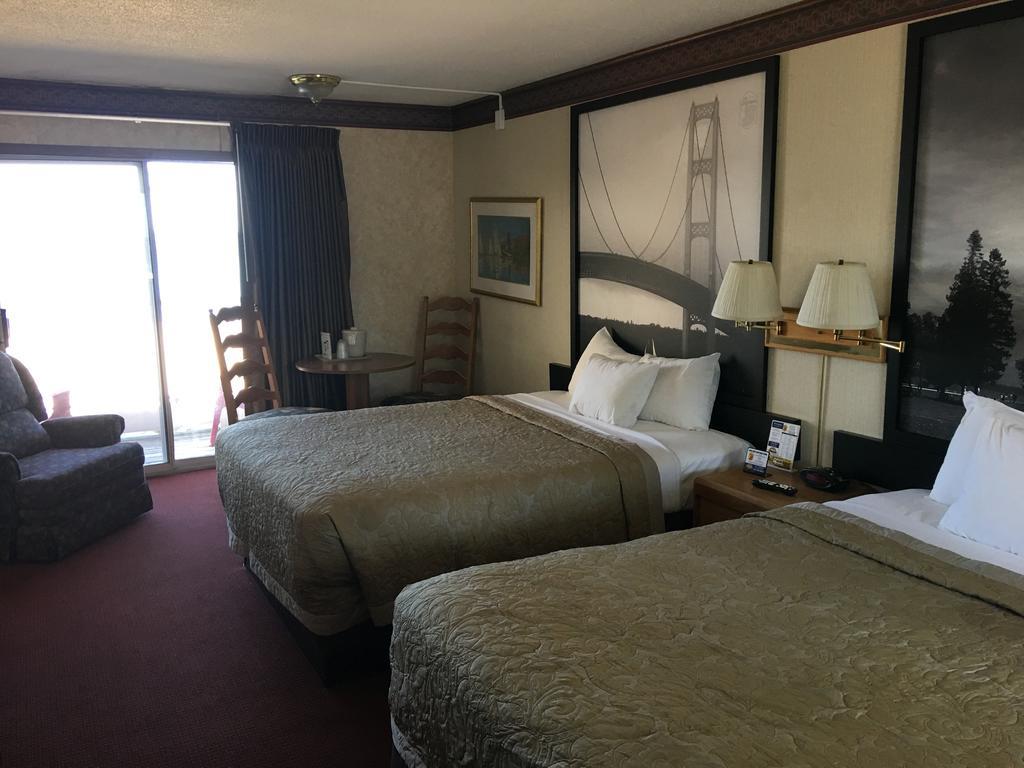 Super 8 Beachfront By Wyndham Mackinaw City, Mi Εξωτερικό φωτογραφία