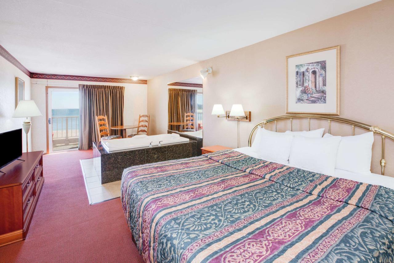 Super 8 Beachfront By Wyndham Mackinaw City, Mi Εξωτερικό φωτογραφία